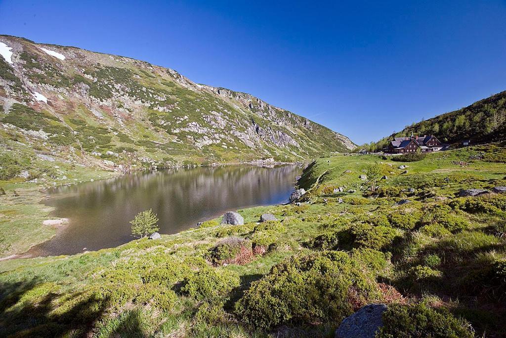 Hostel Schronisko Pttk Samotnia Karpacz Exteriér fotografie